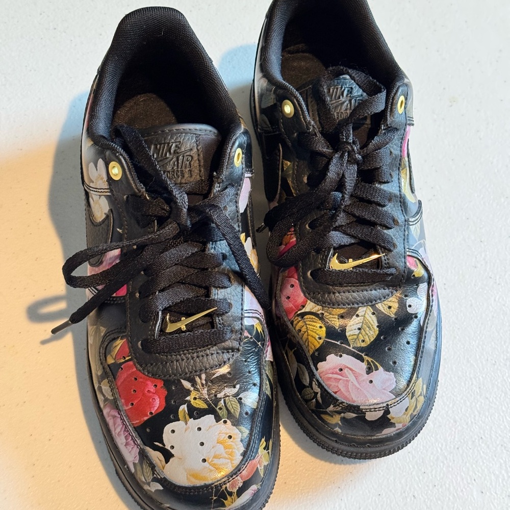 Women’s Nike Air Force 1 Size 9.5
